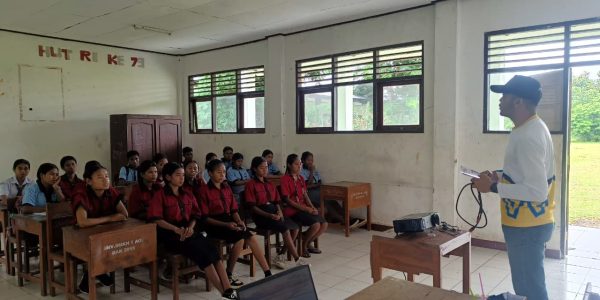 UT Kupang Tingkatkan Minat Kuliah & Gelar Sosialisasi dan Promosi di SMK Negeri 1 Amabi Oefeto