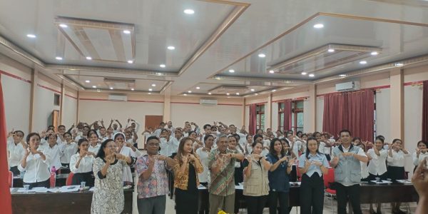UT KUPANG GELAR LPKBJJ TAHAP 1 BAGI MAHASISWA BARU 2025/2026 GENAP DI DELAPAN KABUPATEN