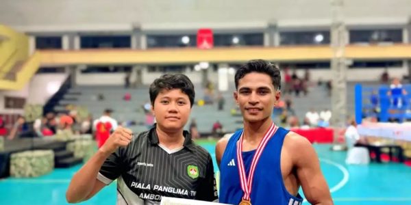SERDA FLANUARI YERIKHO DAUD RAIH MEDALI EMAS KEJUARAAN TINJU SABUK EMAS PIALA PANGLIMA TNI 2026