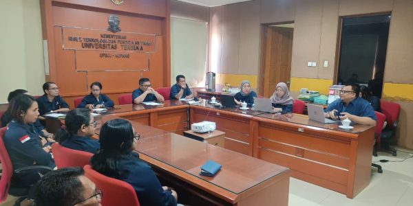 UT KUPANG PERKUAT TATA KELOLA KEUANGAN MELALUI KEGIATAN MONITORING KEUANGAN